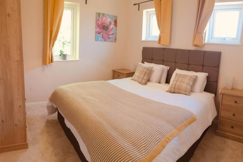 Private 1St Floor Apartment - Perfect For Port Of Dover, Eurotunnel And Short Stays Extérieur photo